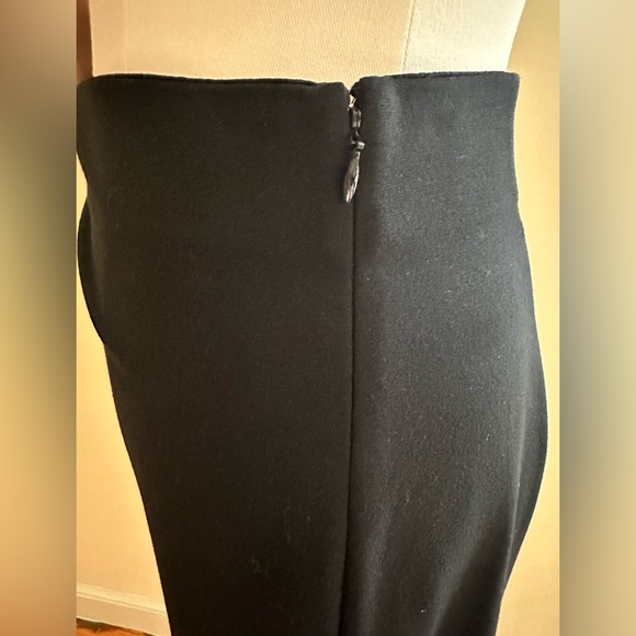 Ann Taylor Black Midi Elastic Waist Skirt Closure Zipper On Side Sz 4 - Picture 3 of 10